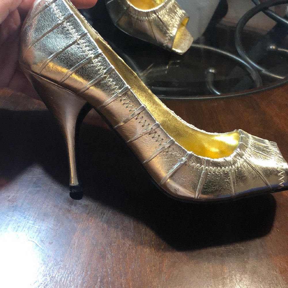 Gold shoes